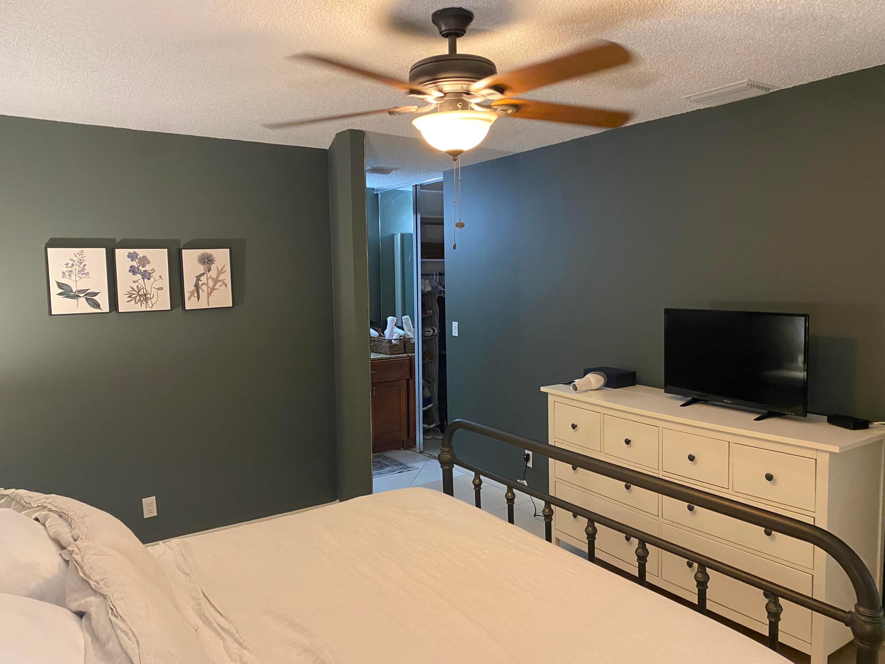 2737 Carambola Circle S 1912