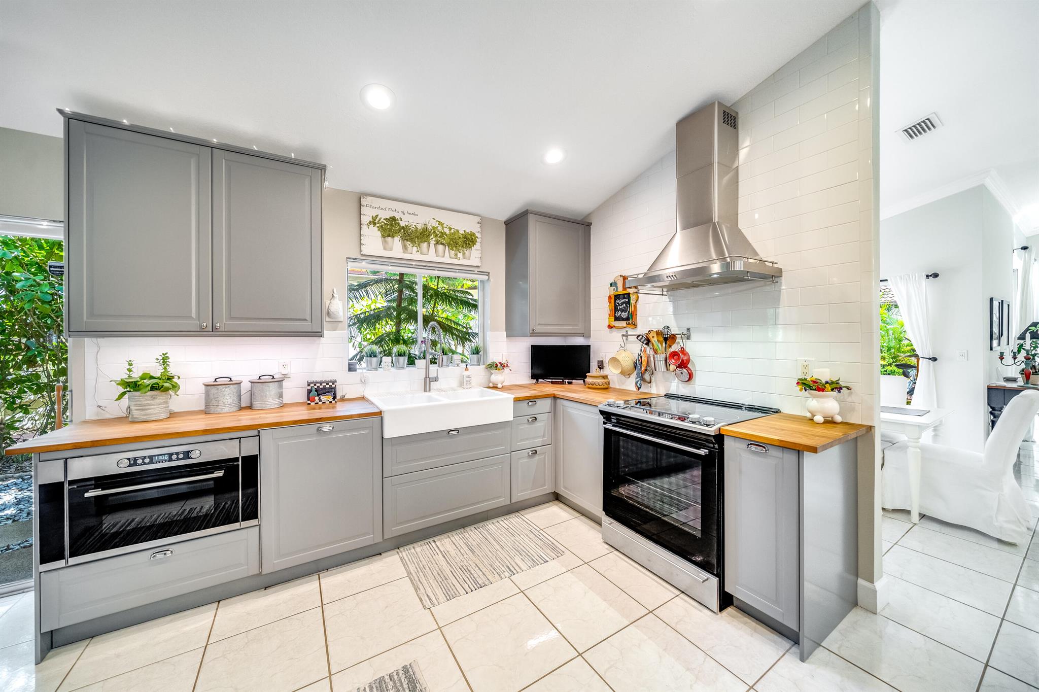 22602 Esplanada Drive