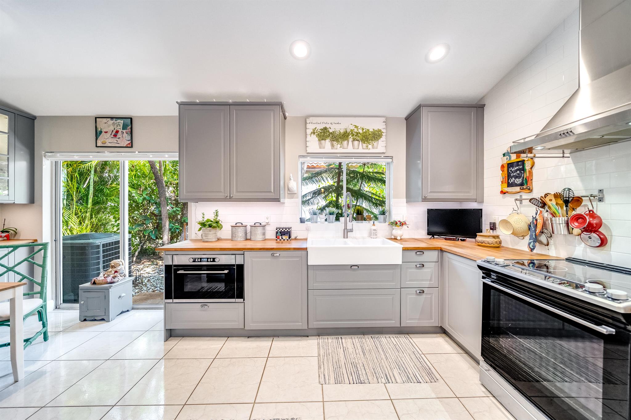 22602 Esplanada Drive