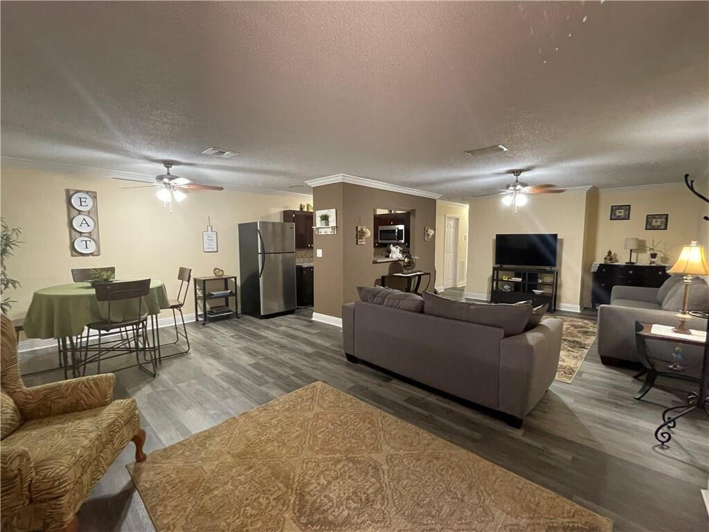 2033 E Hillsboro Boulevard 6