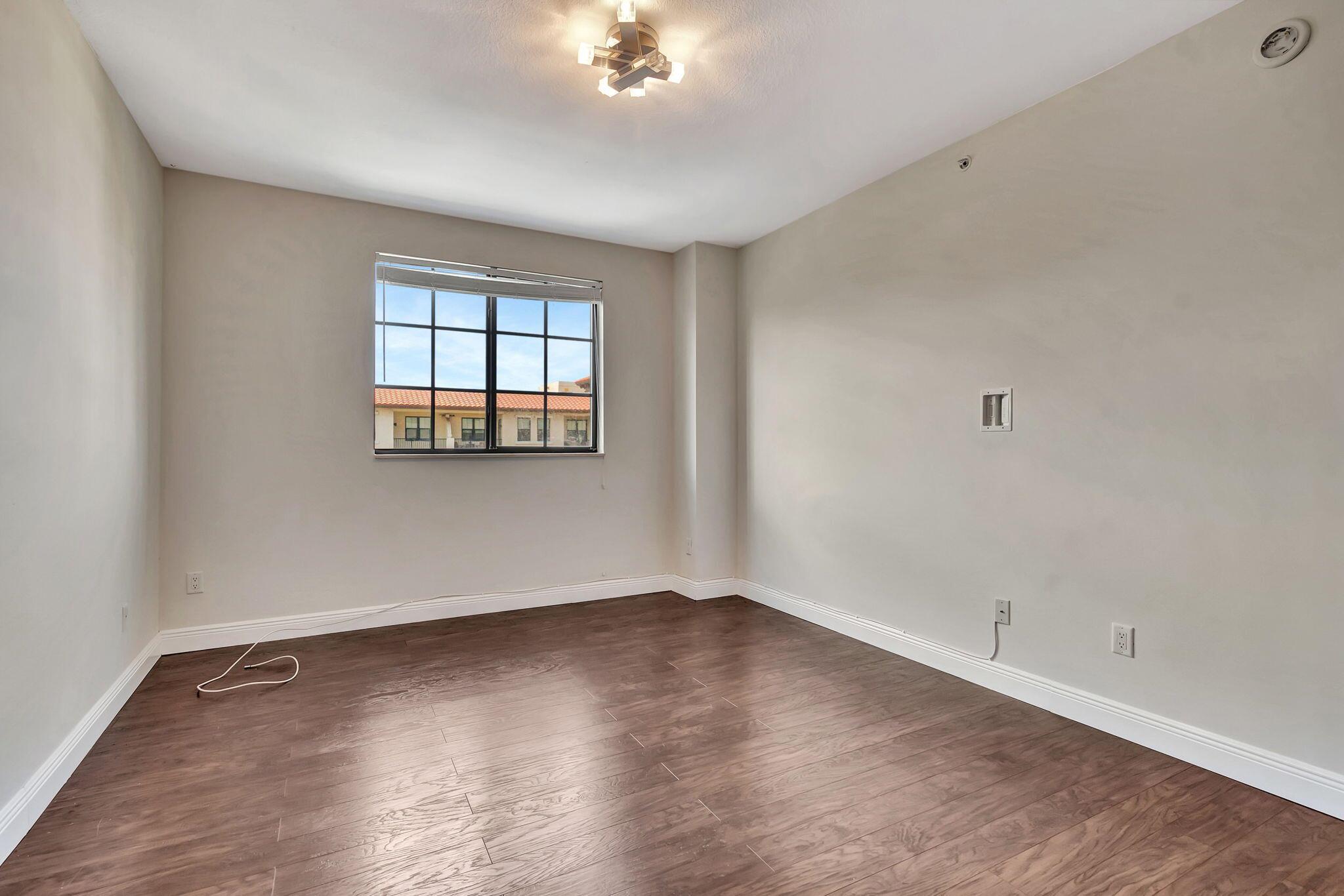 233 S Federal Highway 701