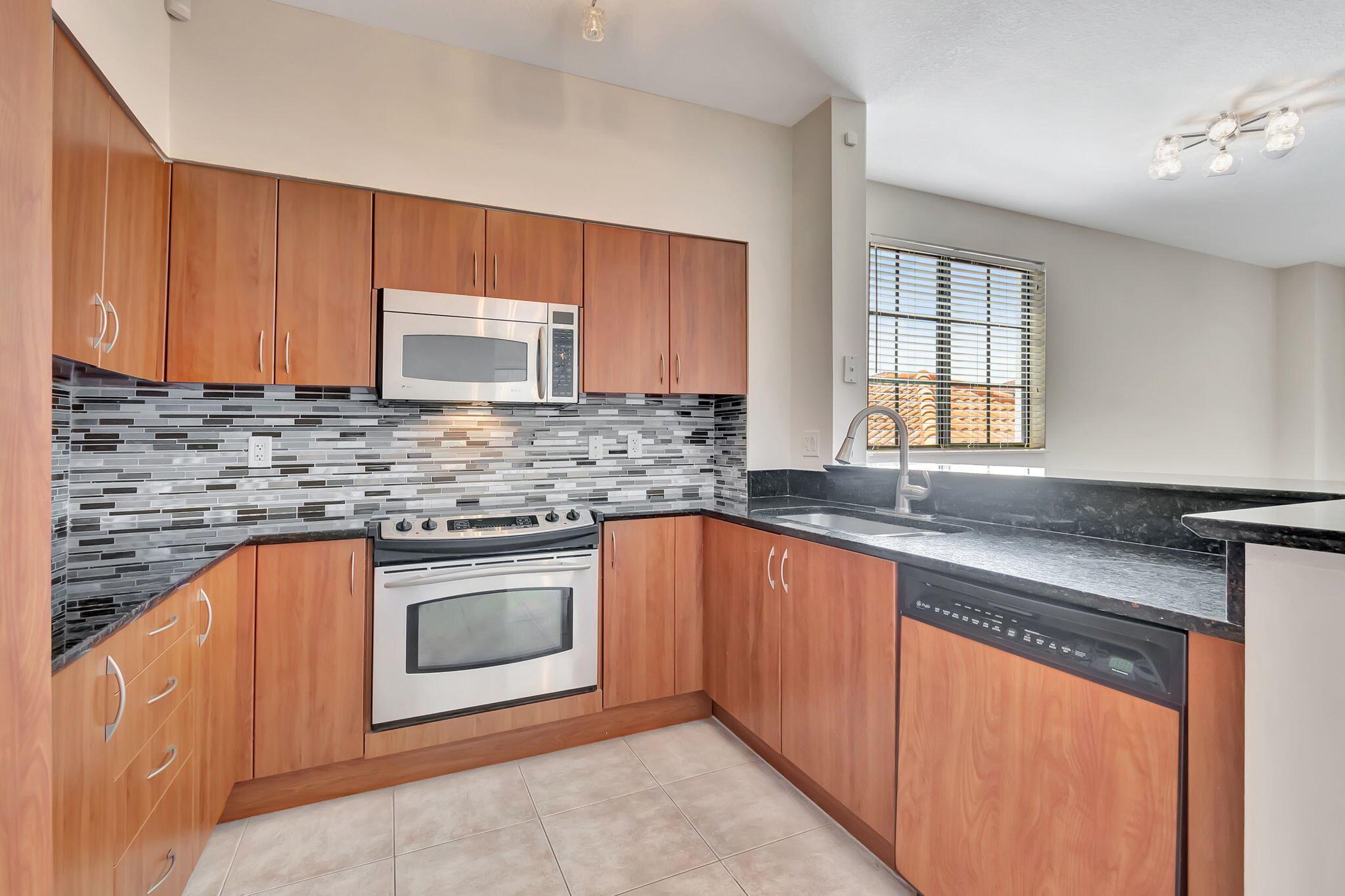 233 S Federal Highway 701