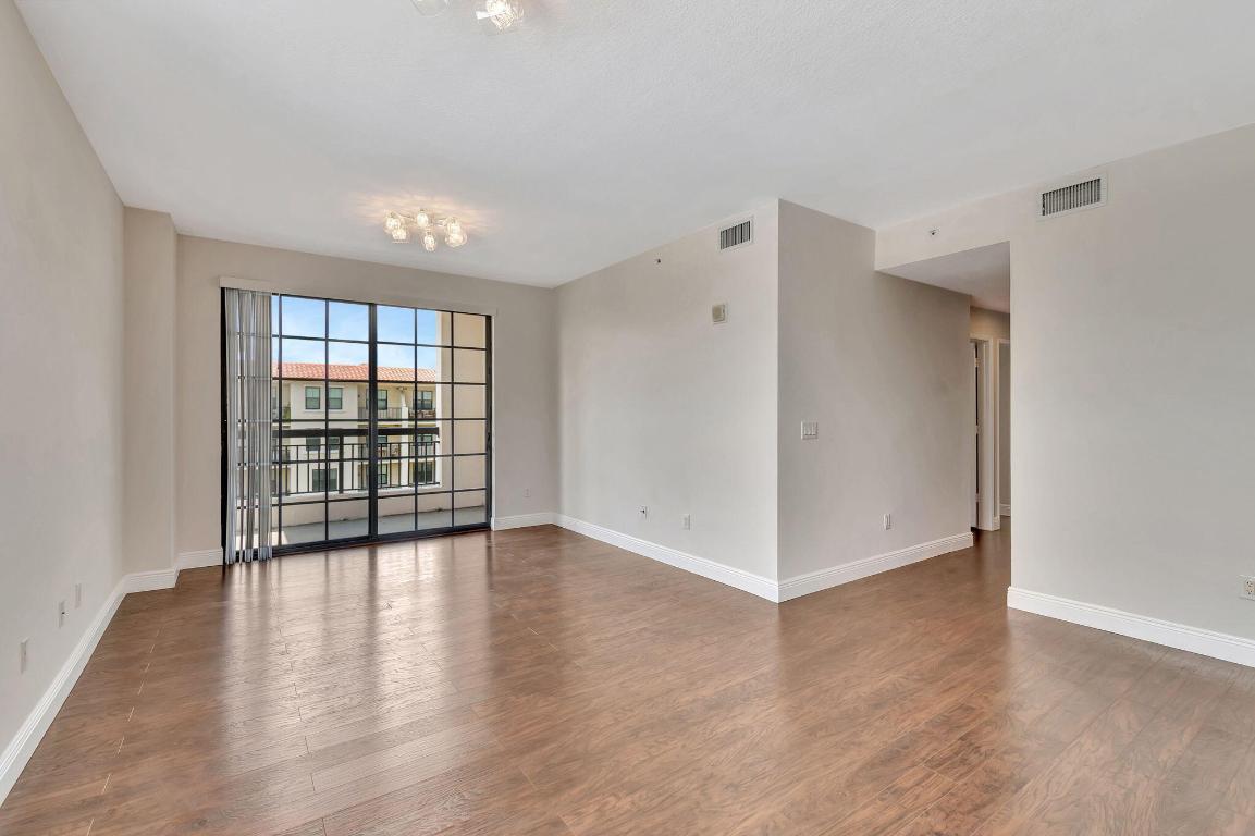 233 S Federal Highway 701