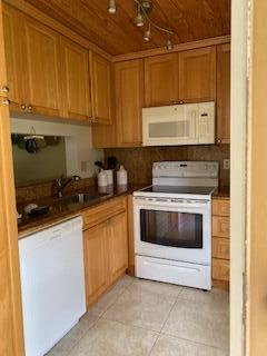 3576 N University Drive D-5