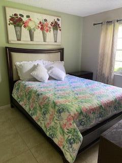 3576 N University Drive D-5