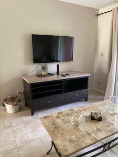 3576 N University Drive D-5