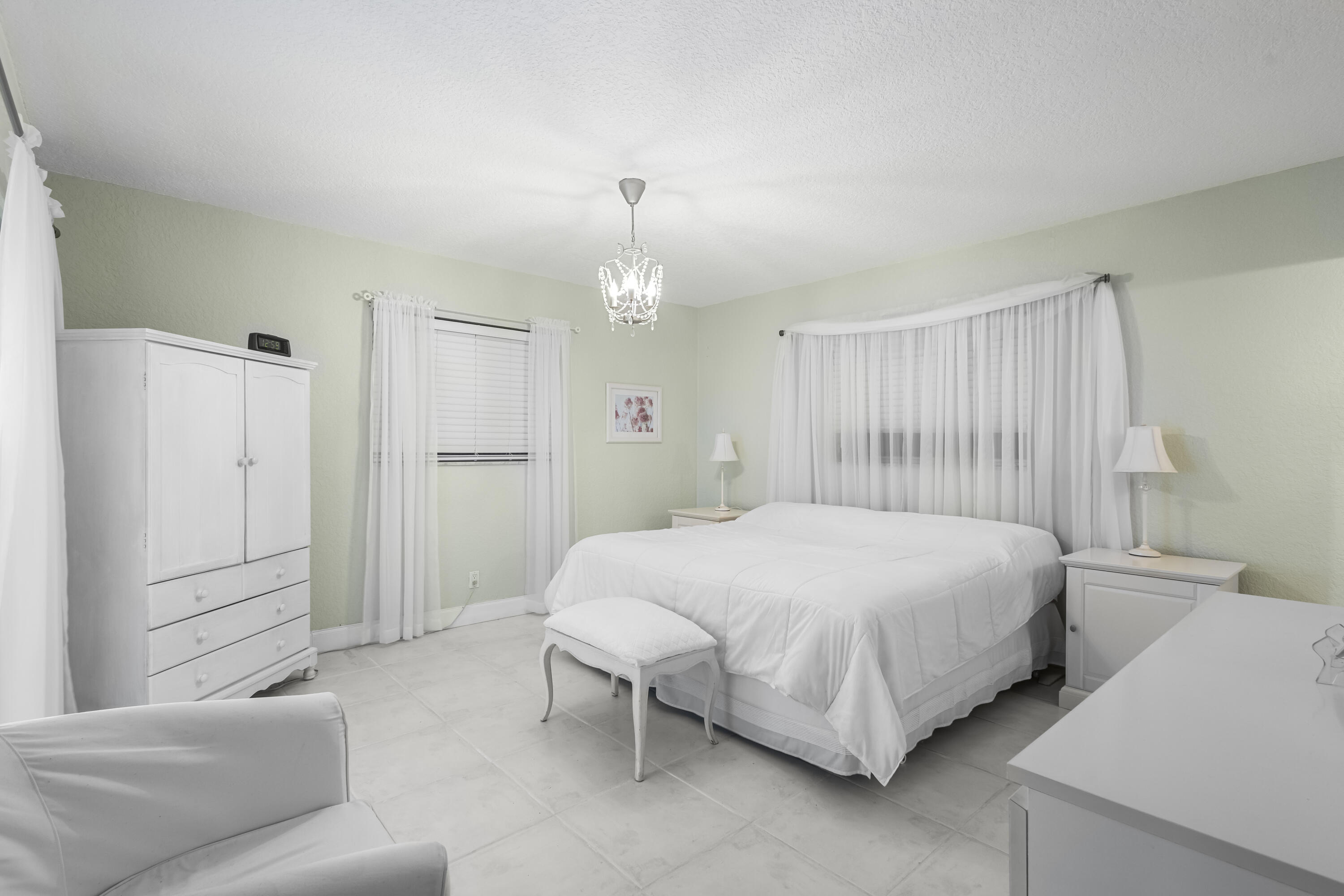 8201 NW 58 Place