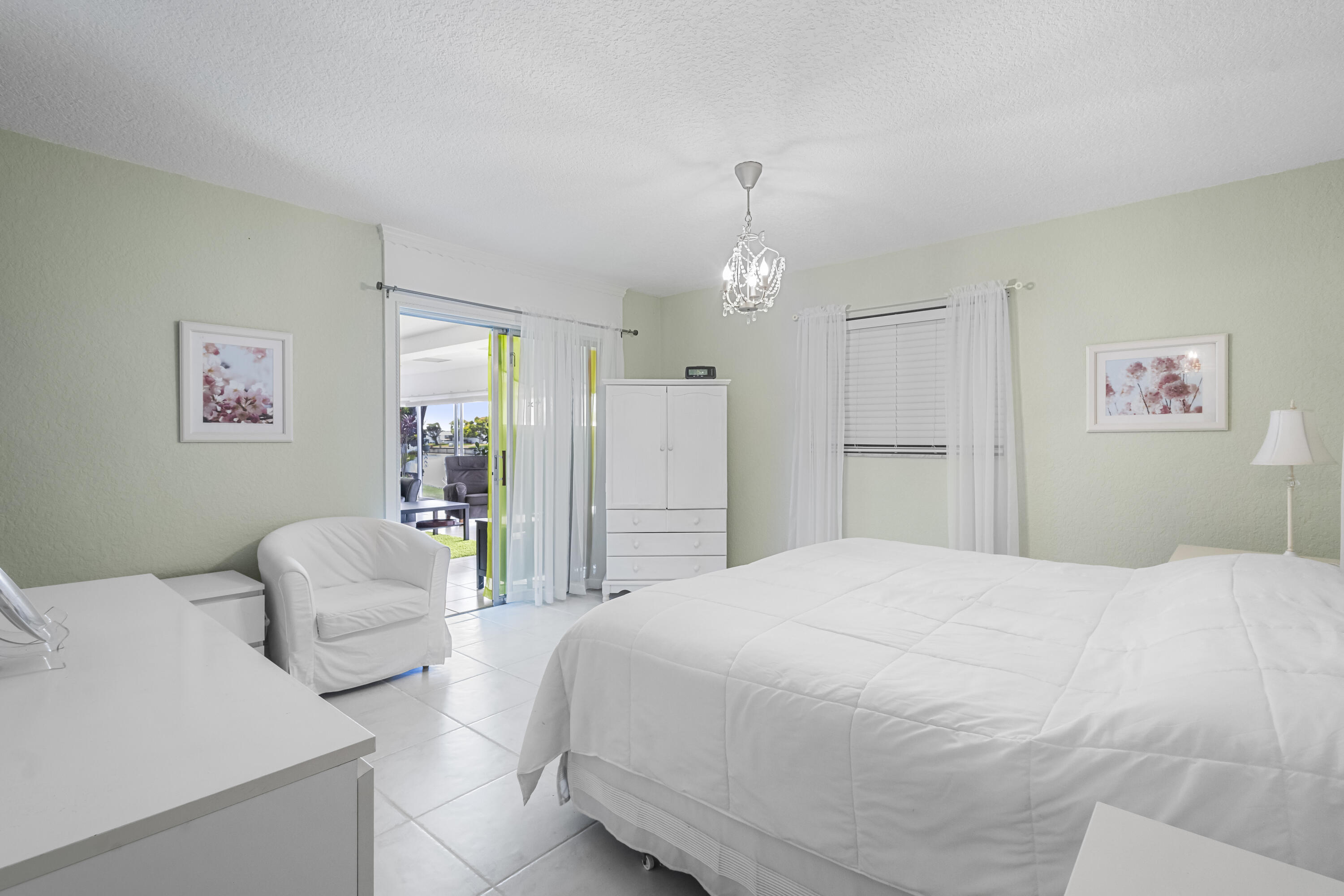 8201 NW 58 Place