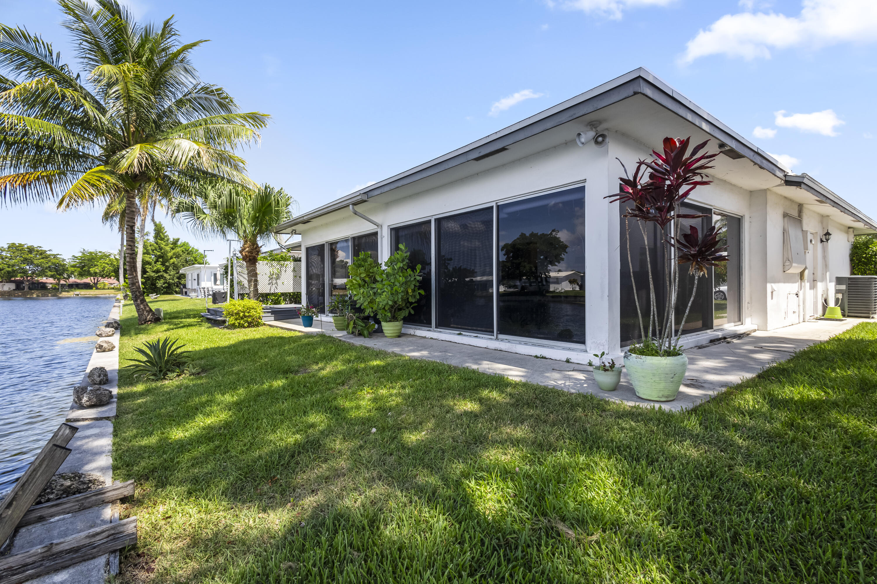 8201 NW 58 Place