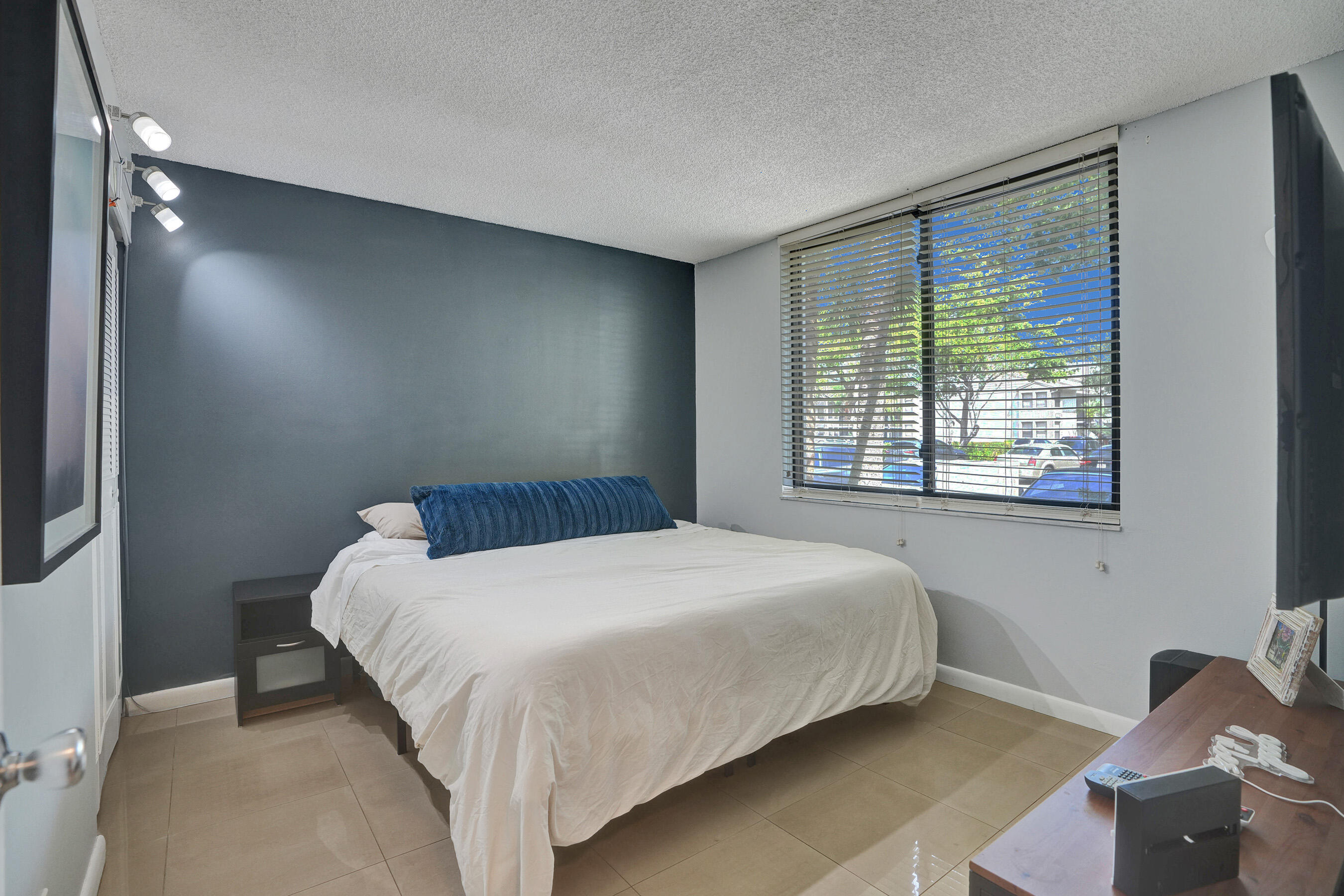 1236 S Military Trail 1512
