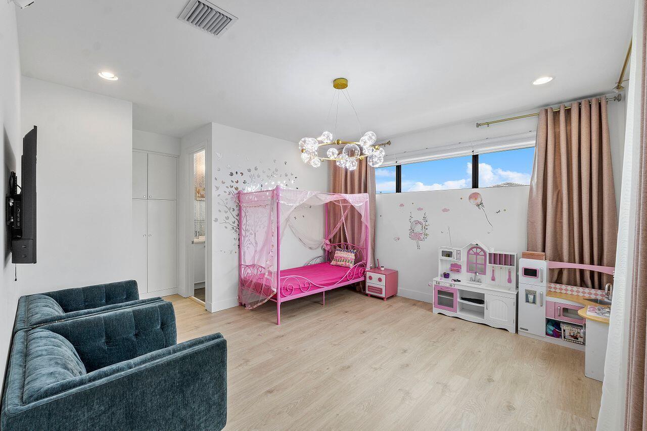 17057 Watersprite Lakes Road