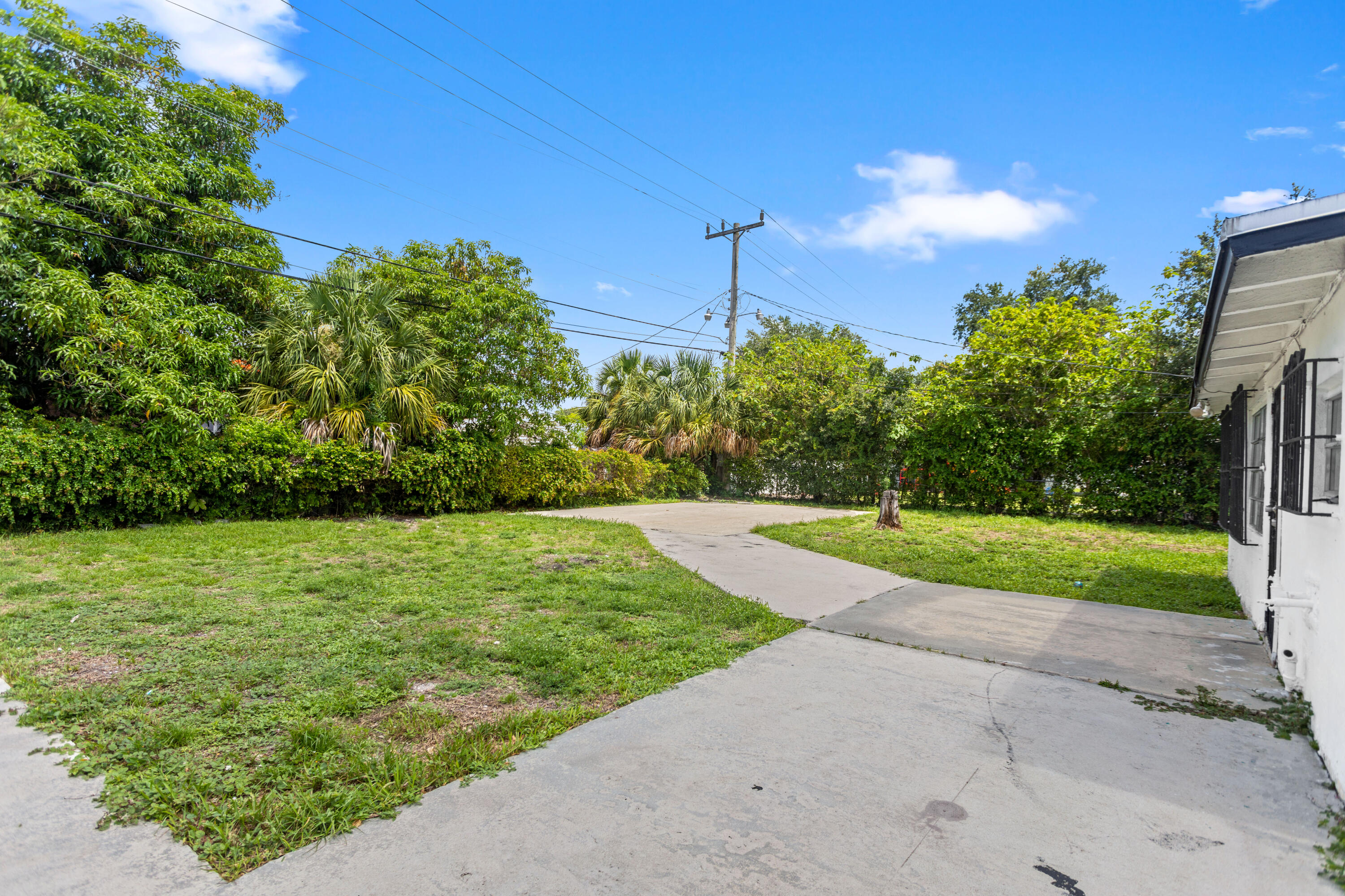 17320 NW 27th Avenue