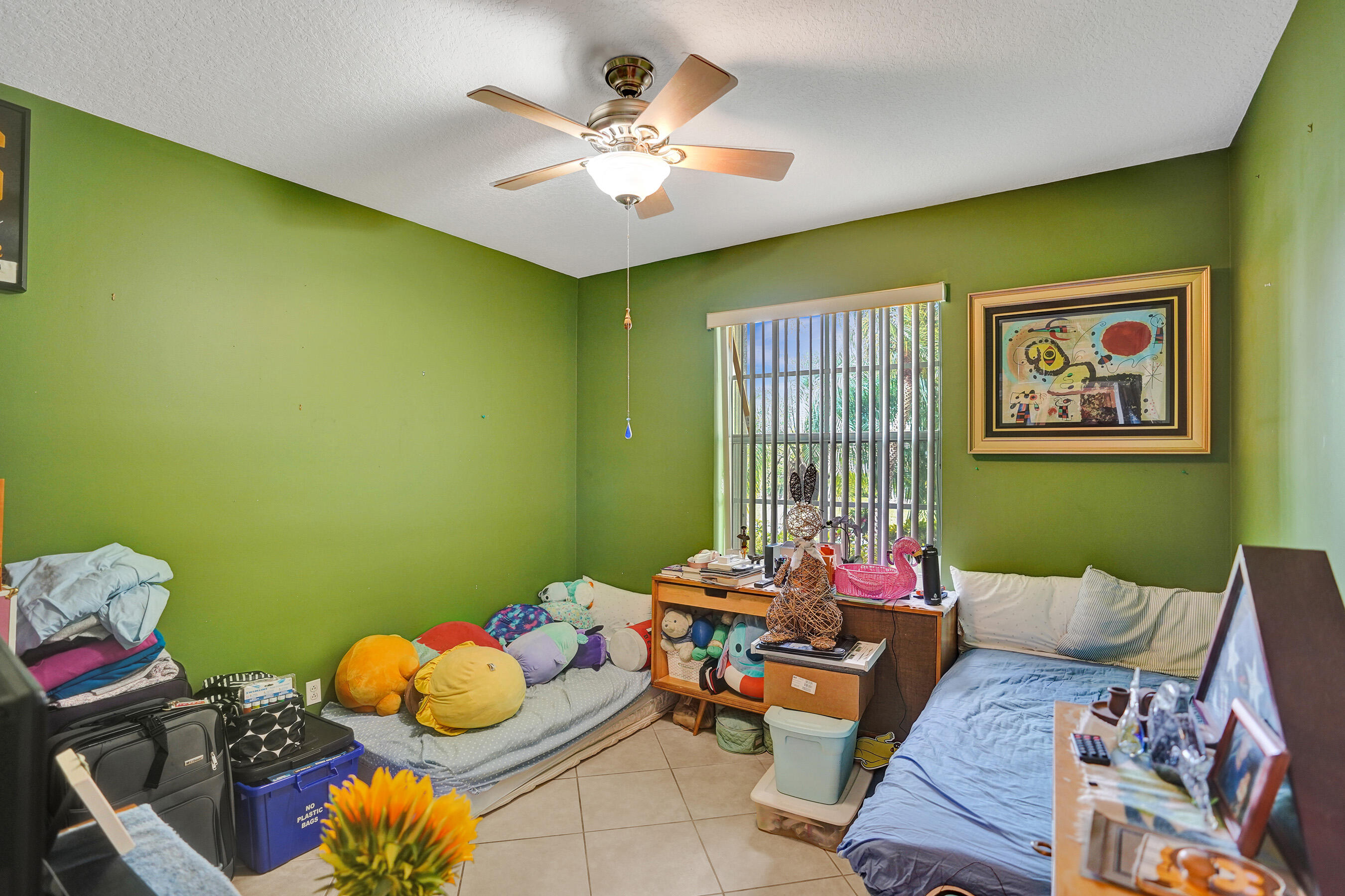 4352 N San Andros