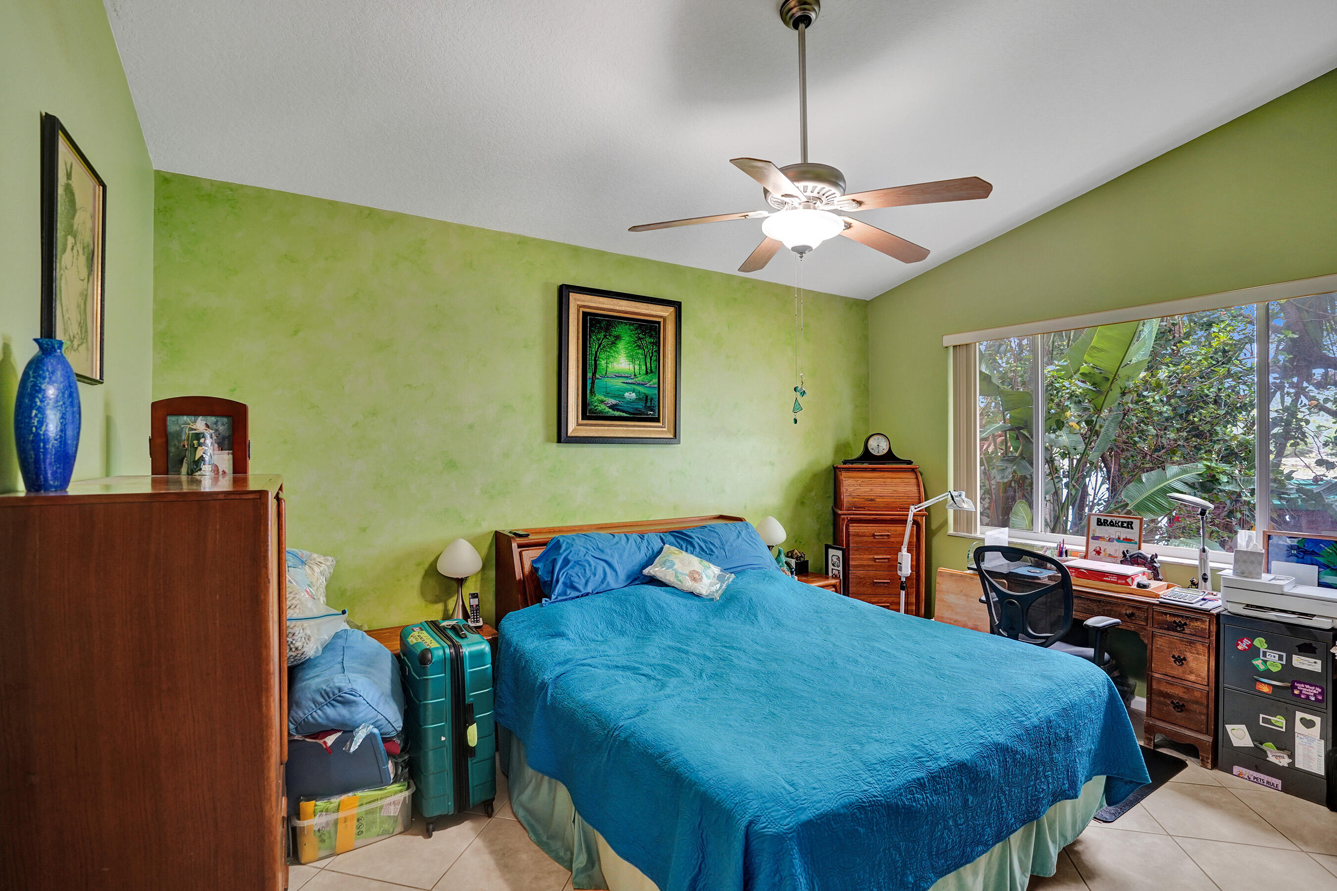 4352 N San Andros