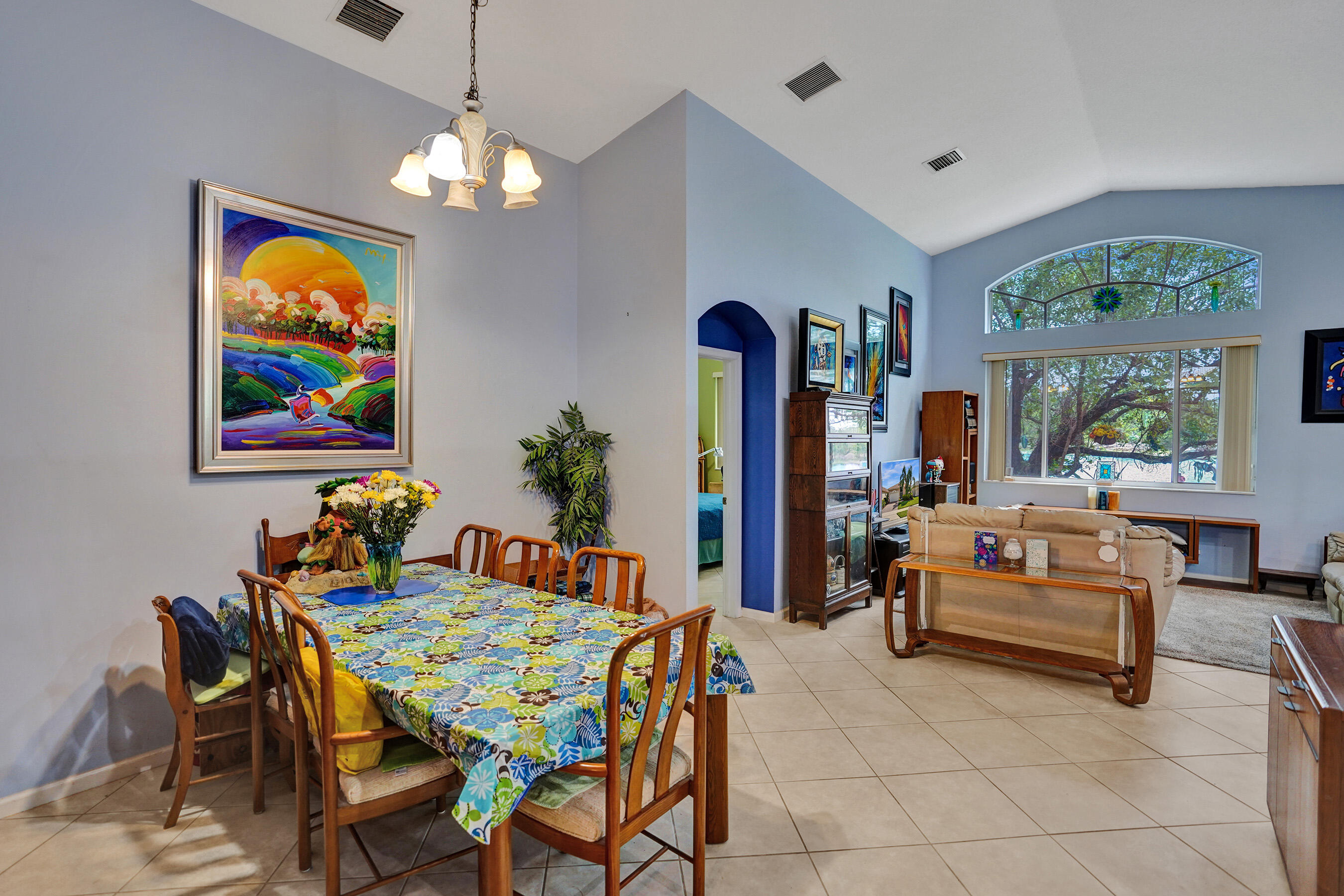 4352 N San Andros
