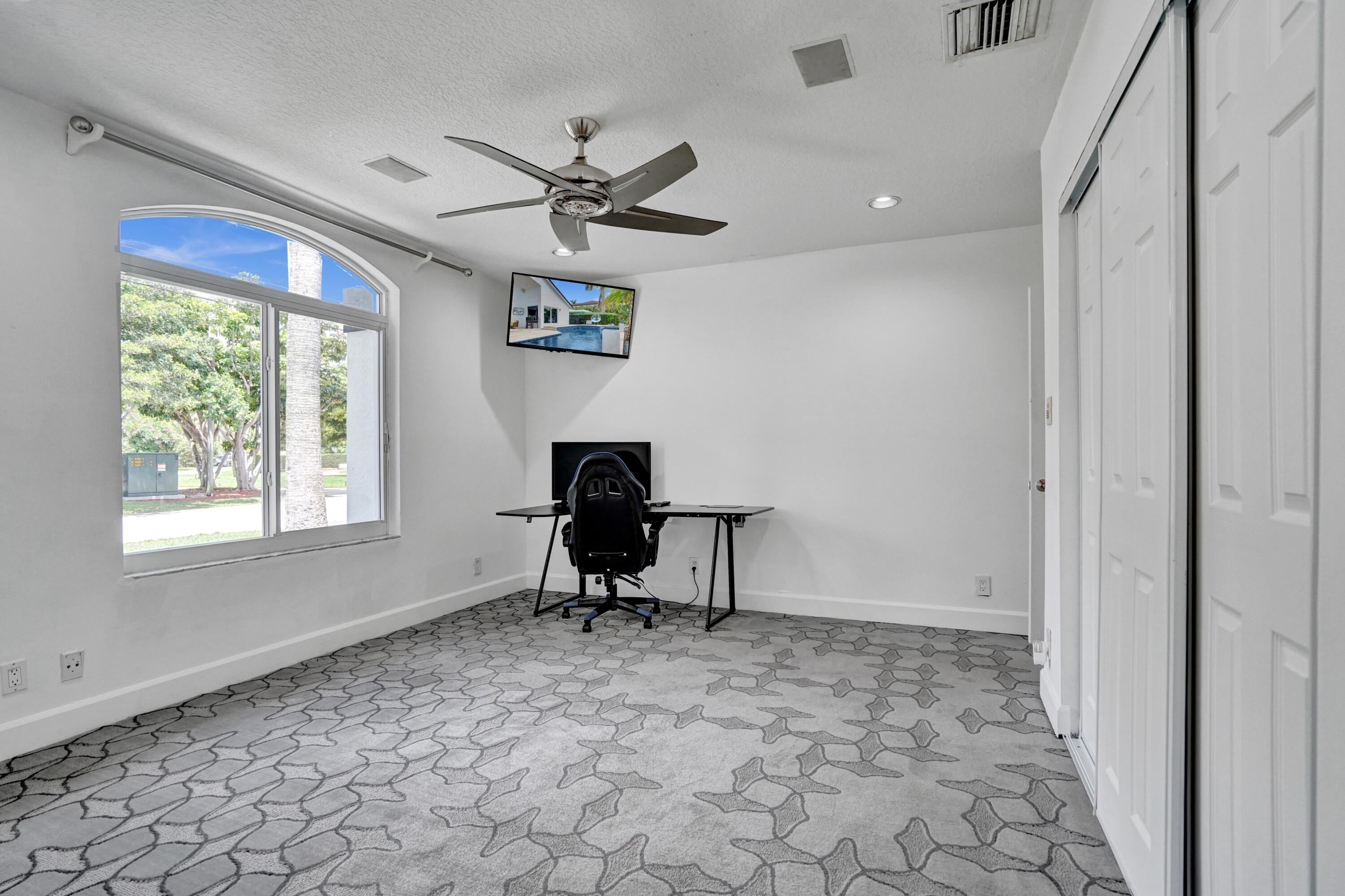 2751 NE 23rd Court
