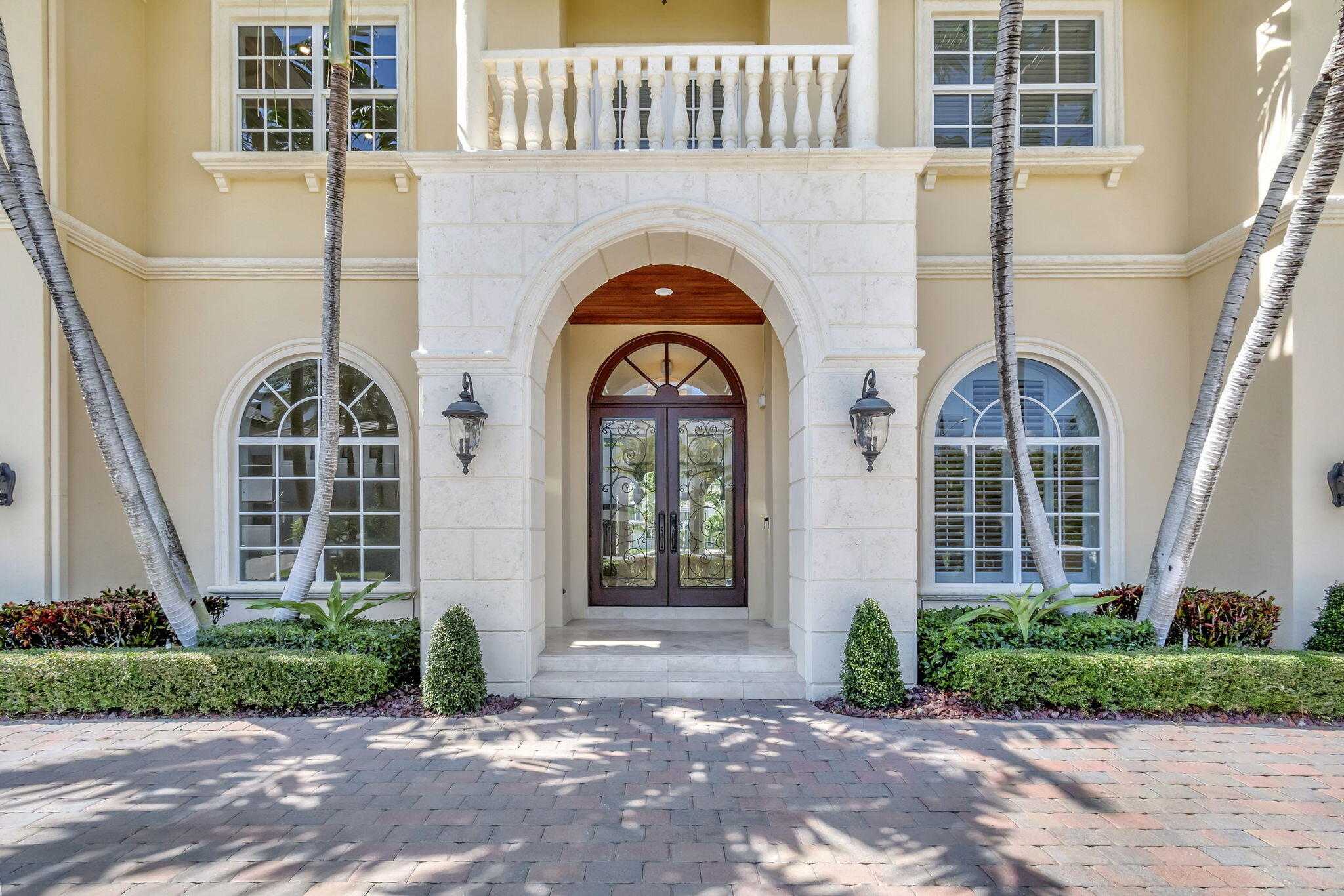 953 Banyan Drive
