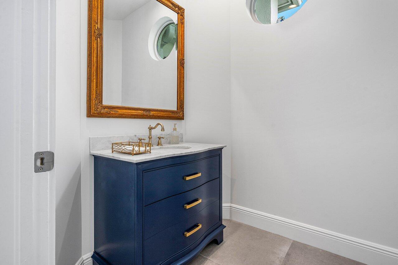 4824 Bocaire Boulevard