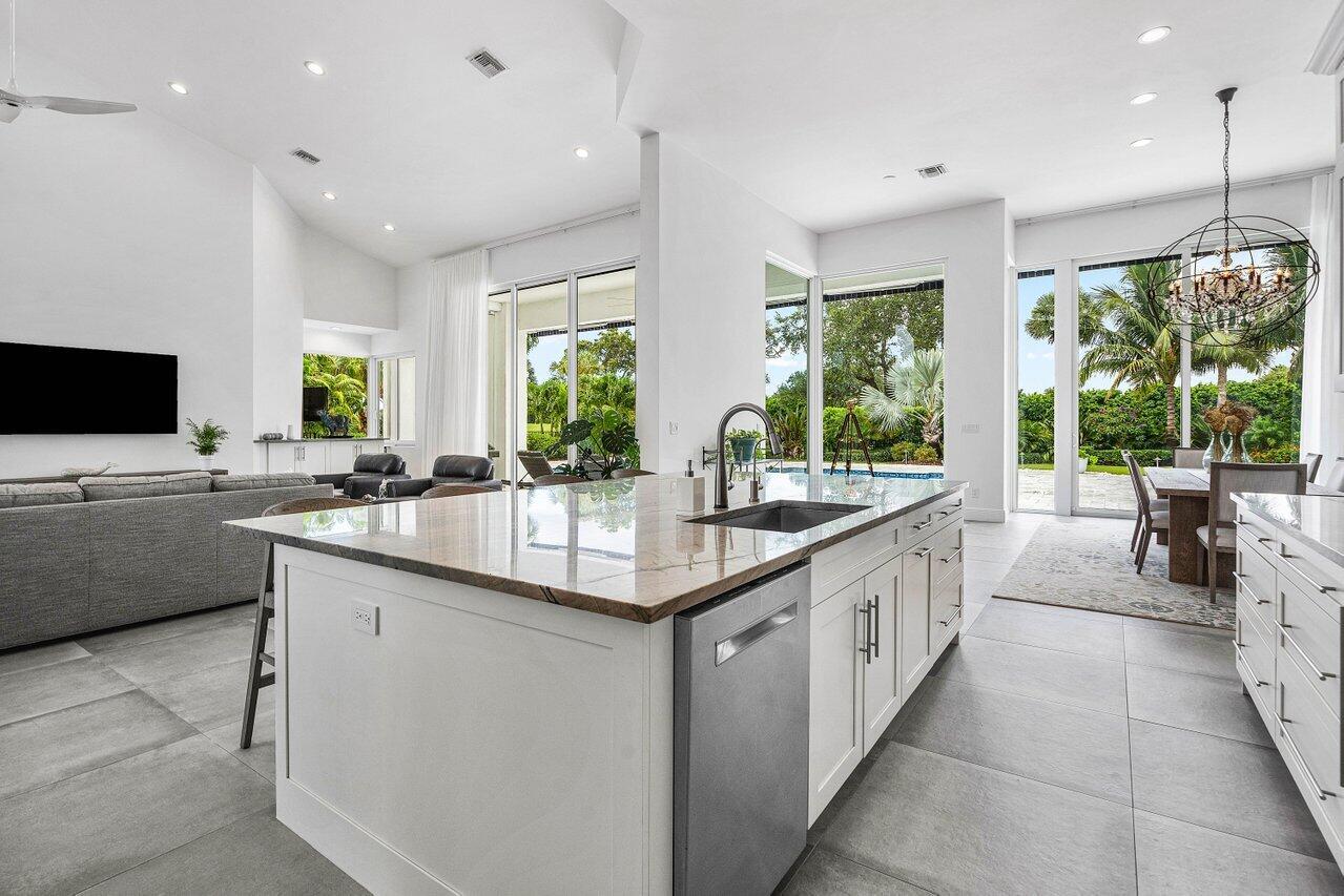 4824 Bocaire Boulevard