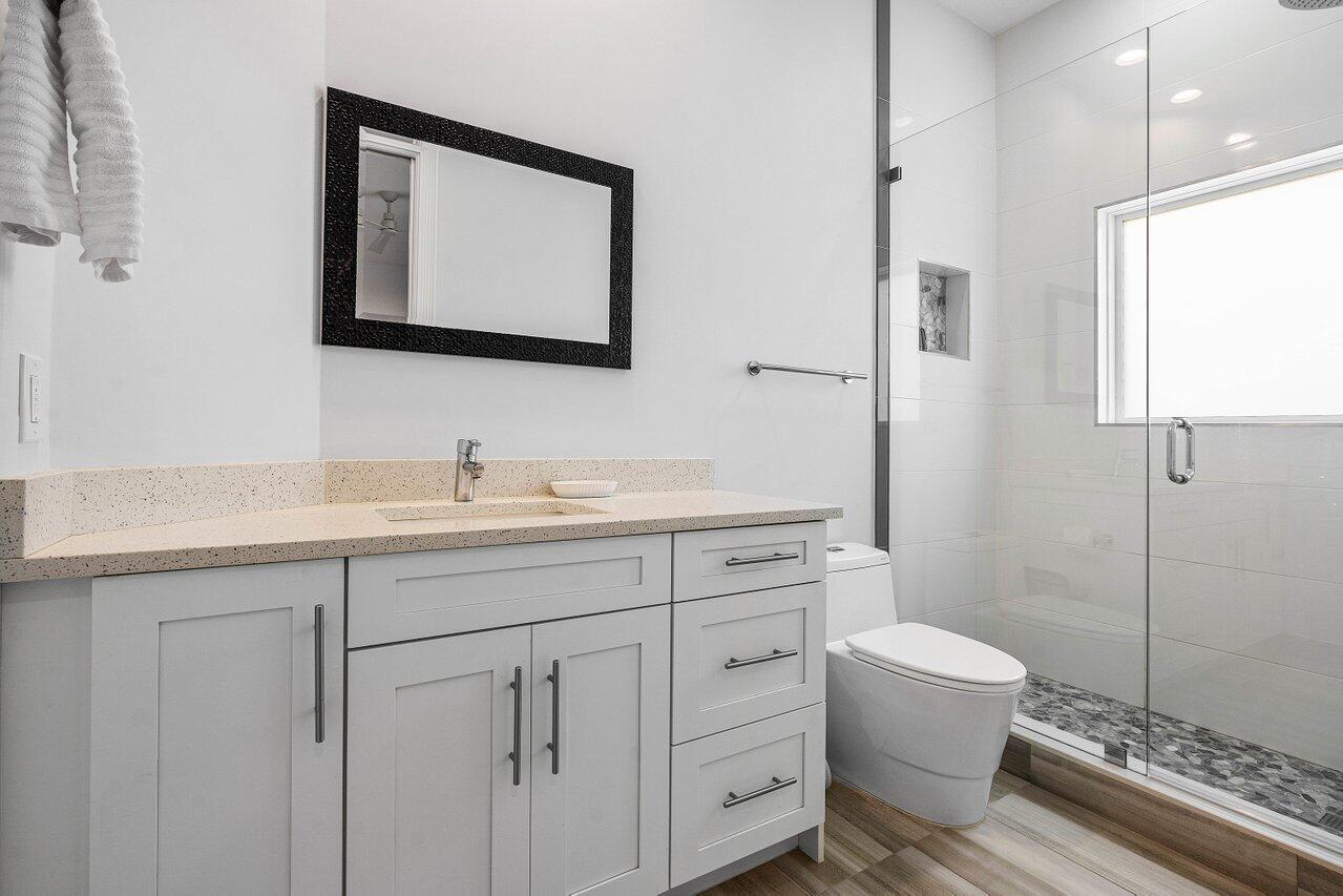 4824 Bocaire Boulevard