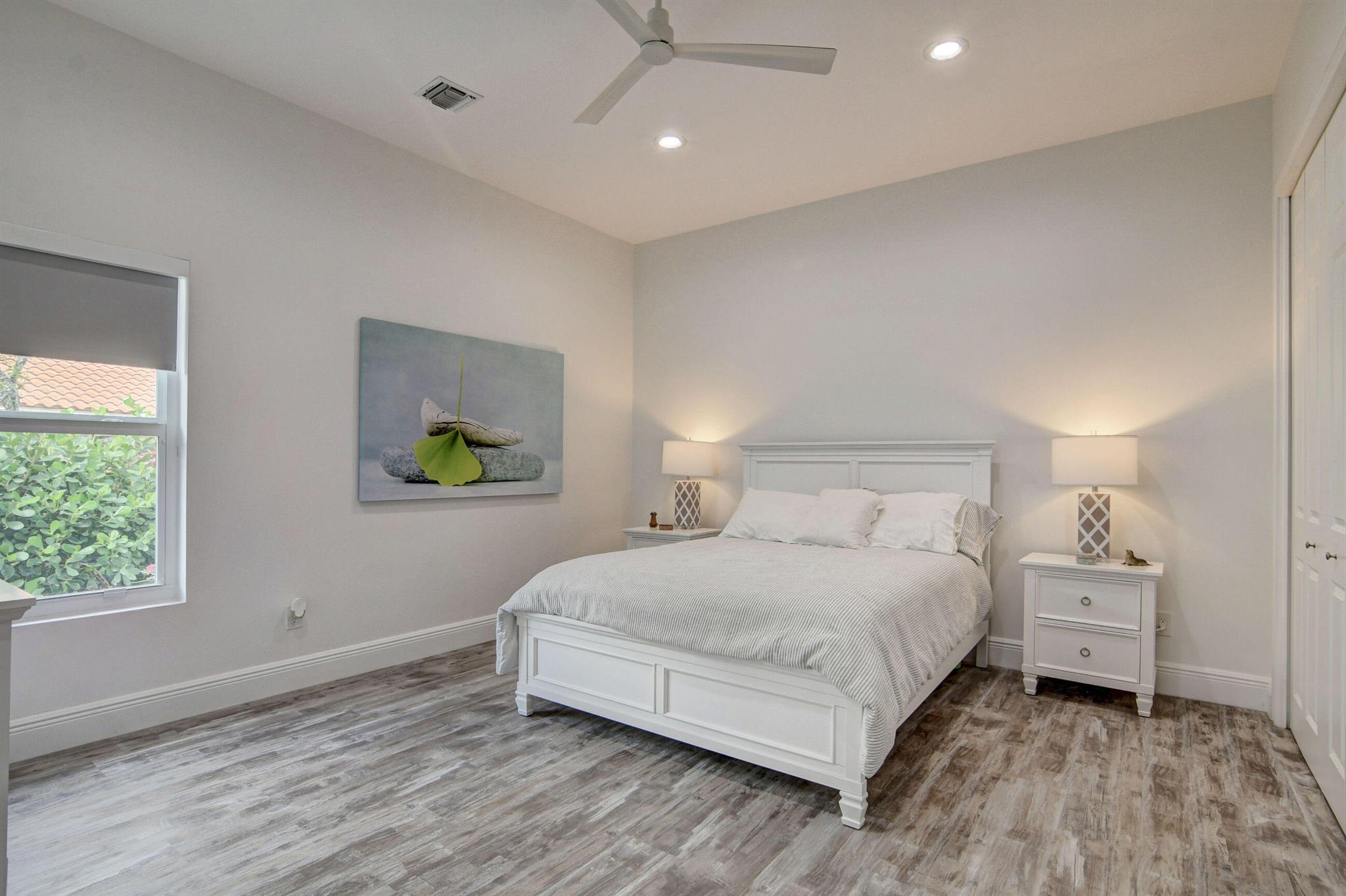 4824 Bocaire Boulevard