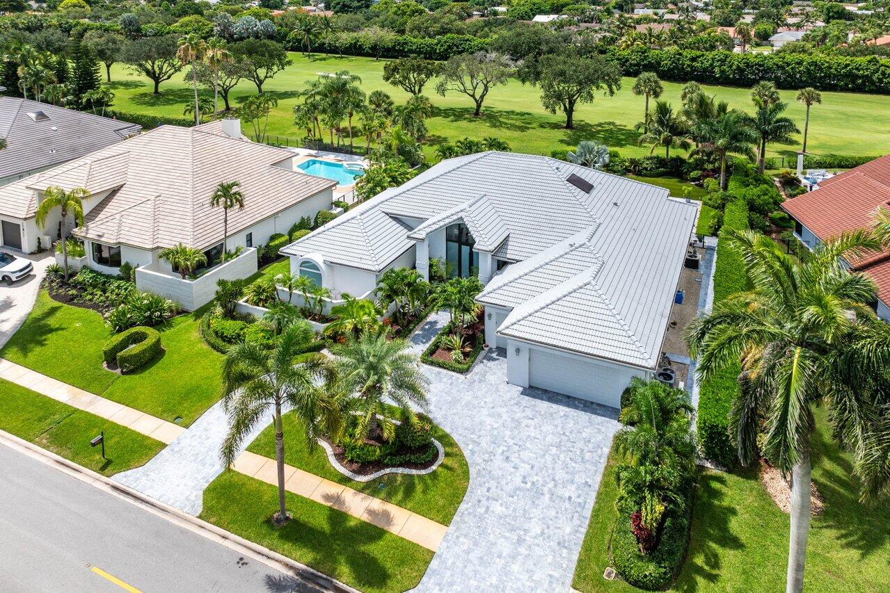 4824 Bocaire Boulevard