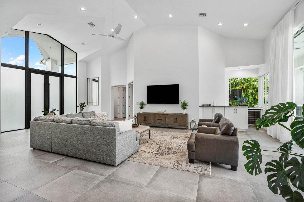 4824 Bocaire Boulevard