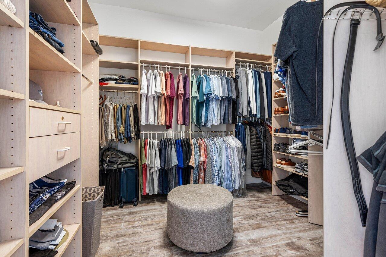 4824 Bocaire Boulevard