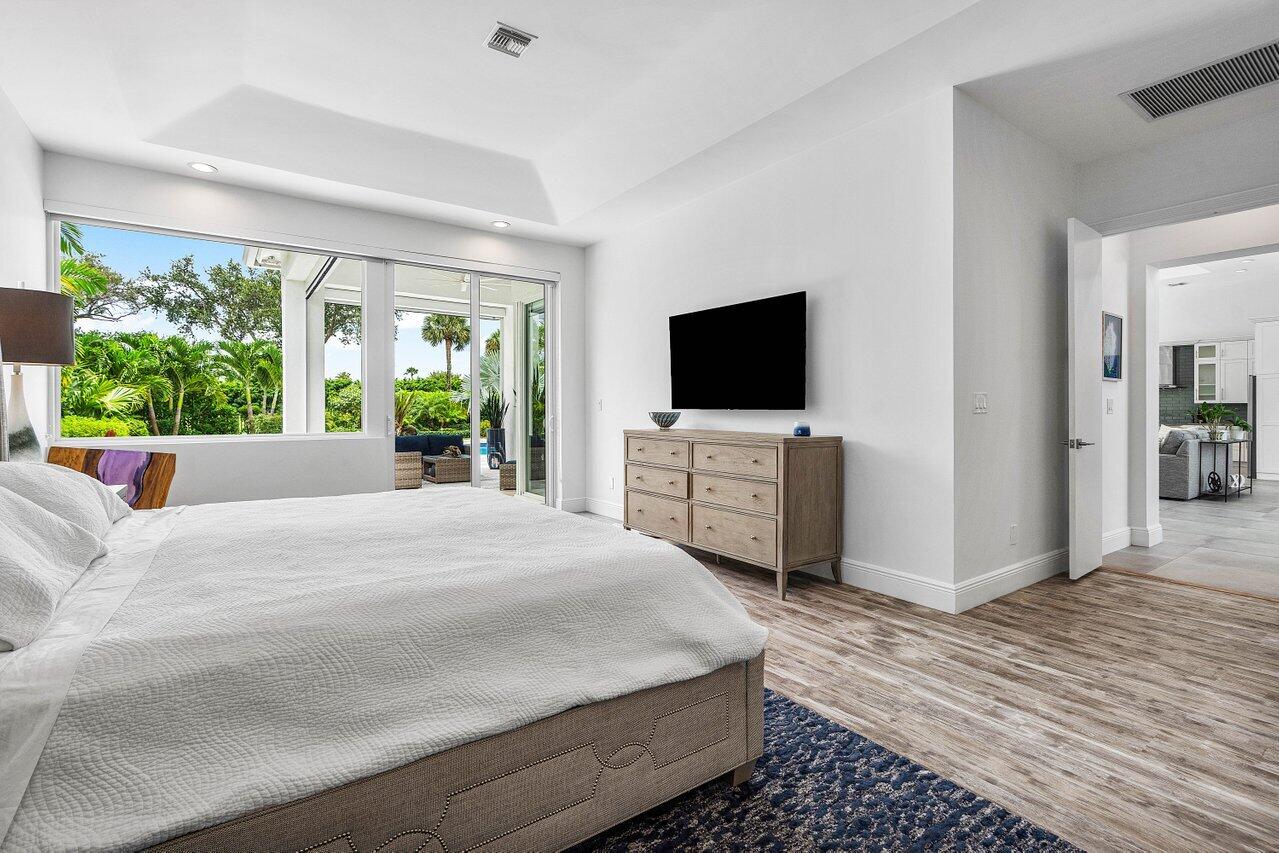 4824 Bocaire Boulevard