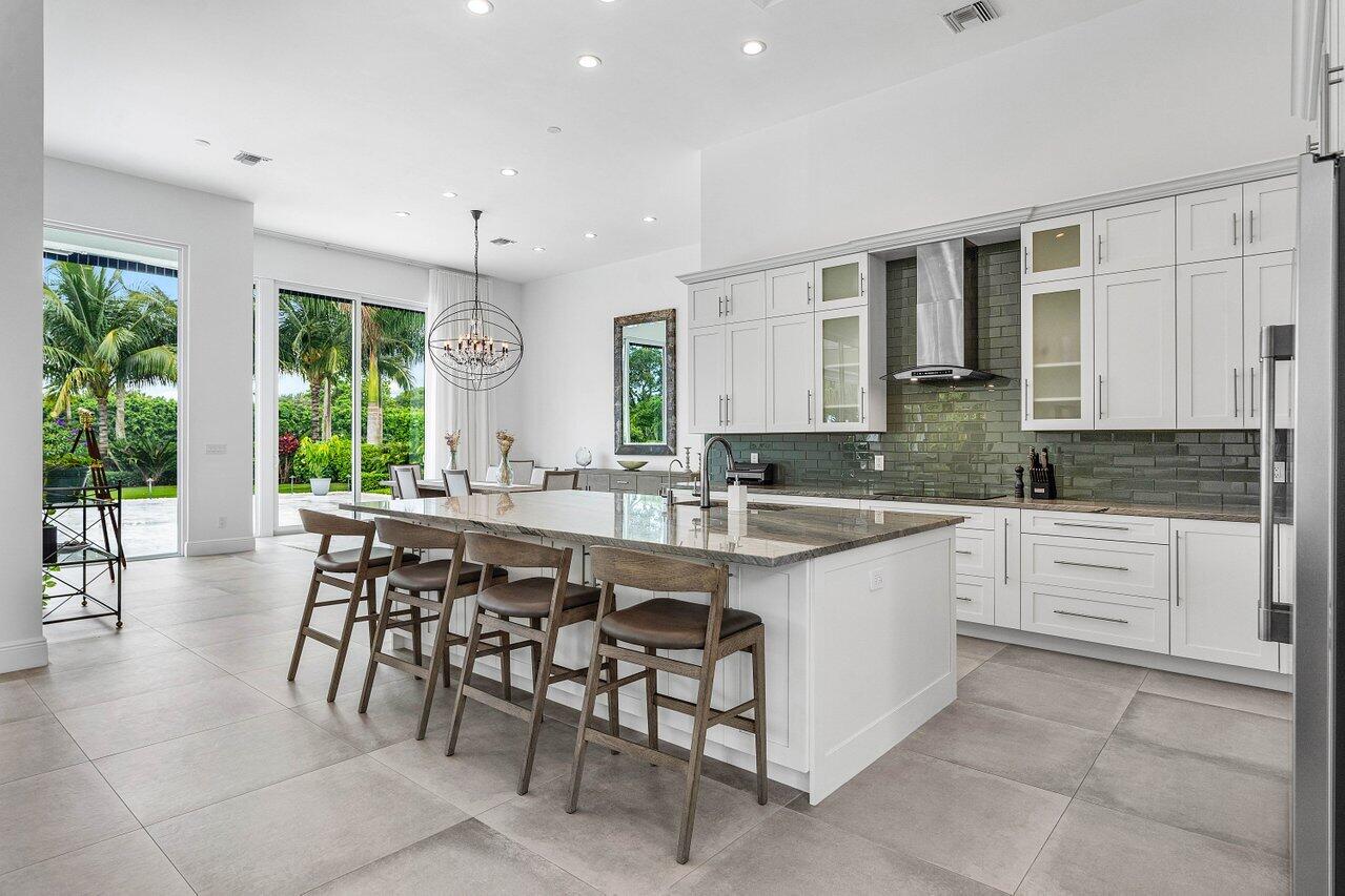 4824 Bocaire Boulevard