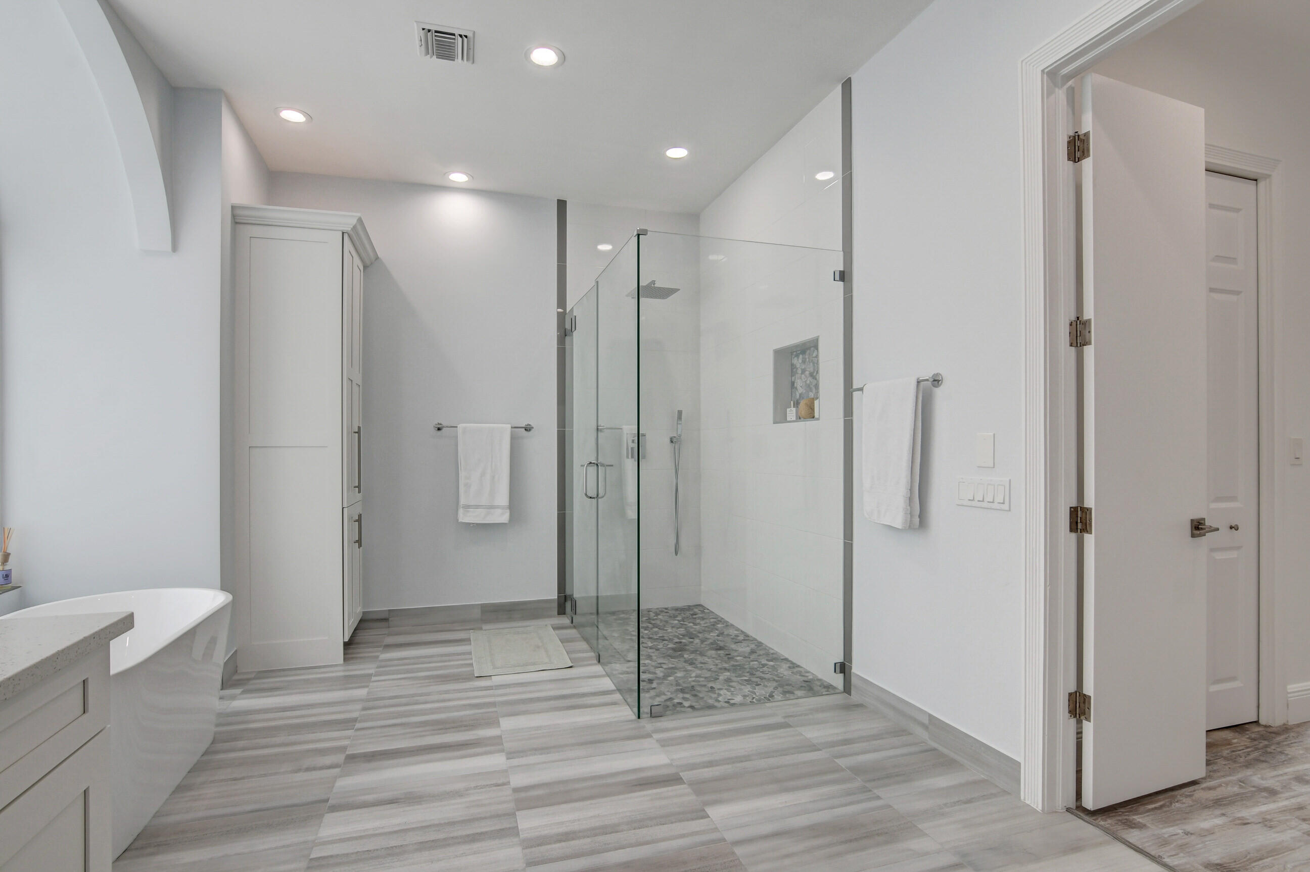 4824 Bocaire Boulevard