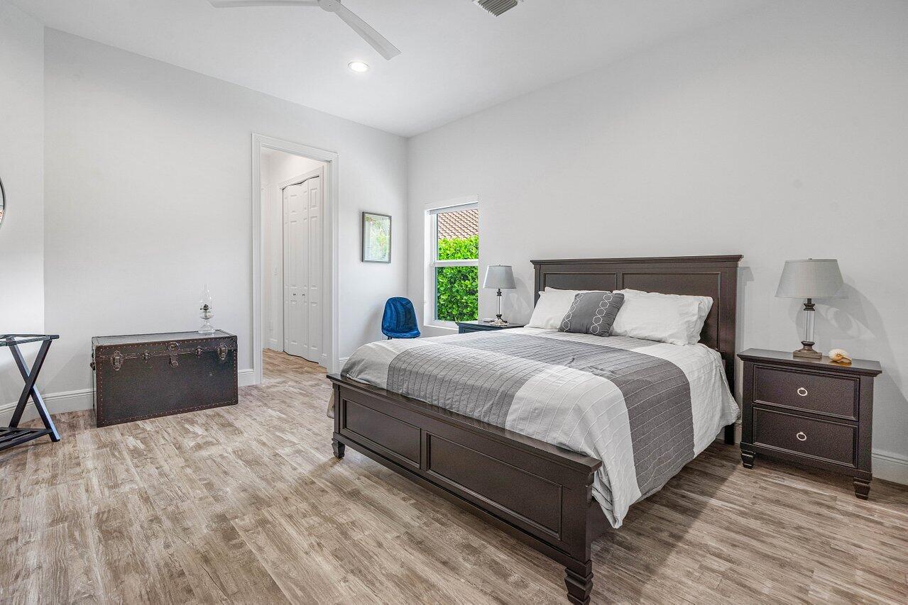 4824 Bocaire Boulevard