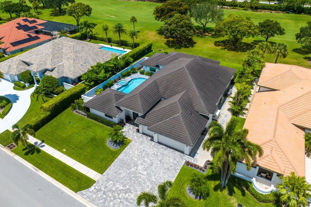 4896 Bocaire Boulevard