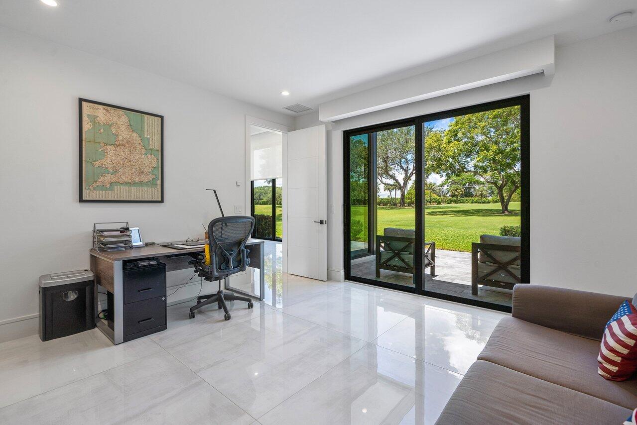 4896 Bocaire Boulevard