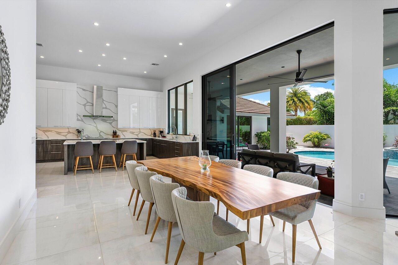 4896 Bocaire Boulevard