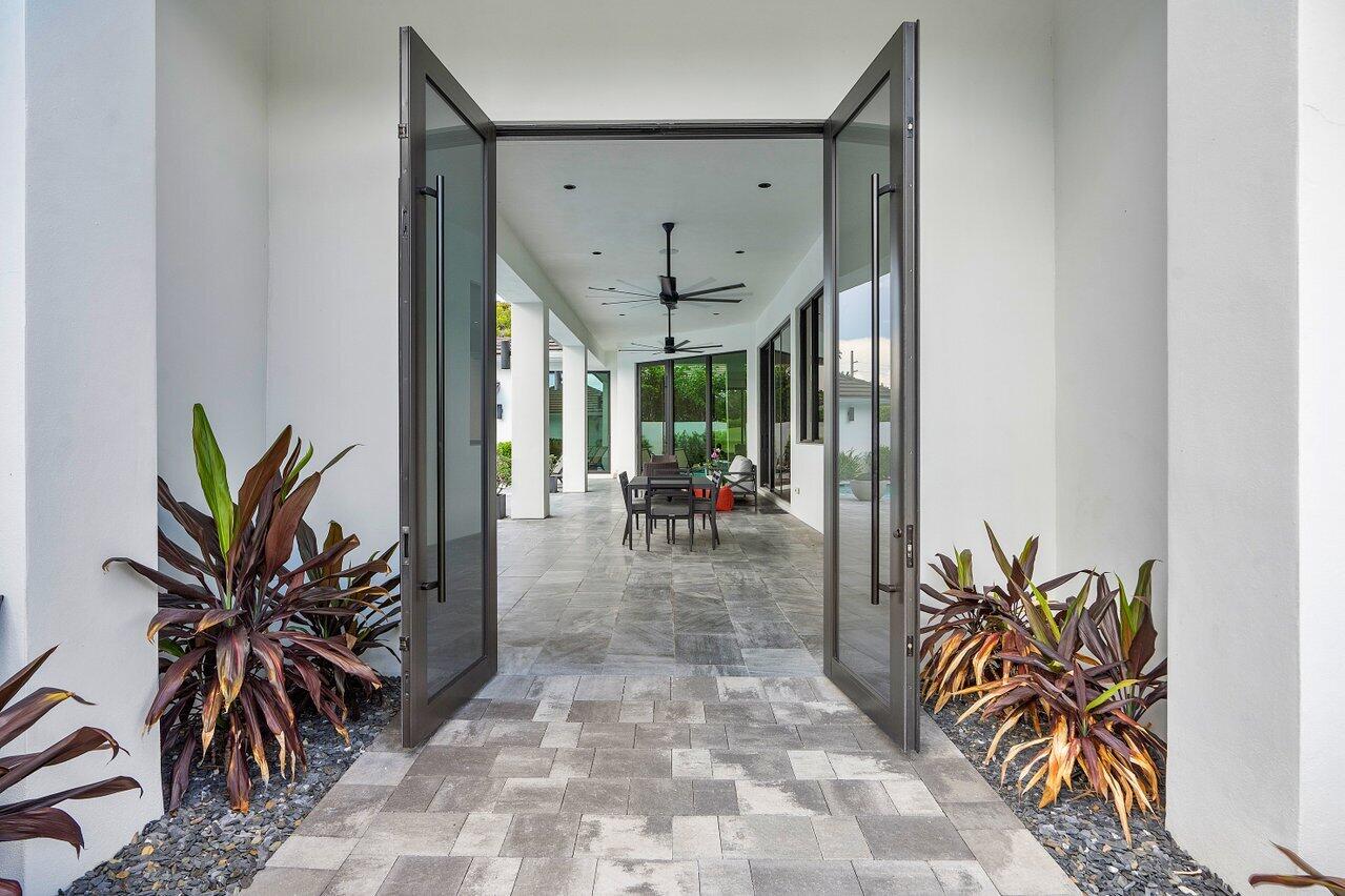 4896 Bocaire Boulevard