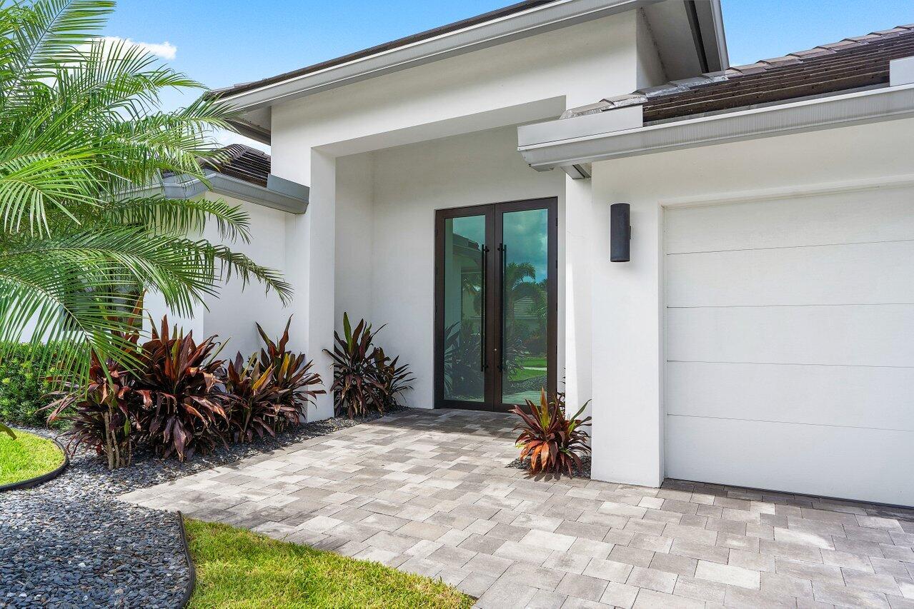 4896 Bocaire Boulevard