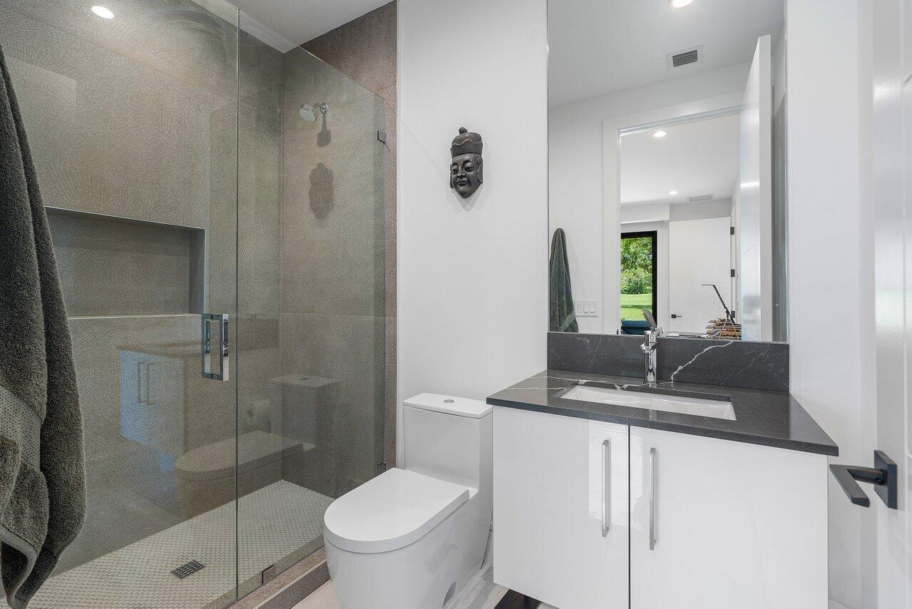 4896 Bocaire Boulevard