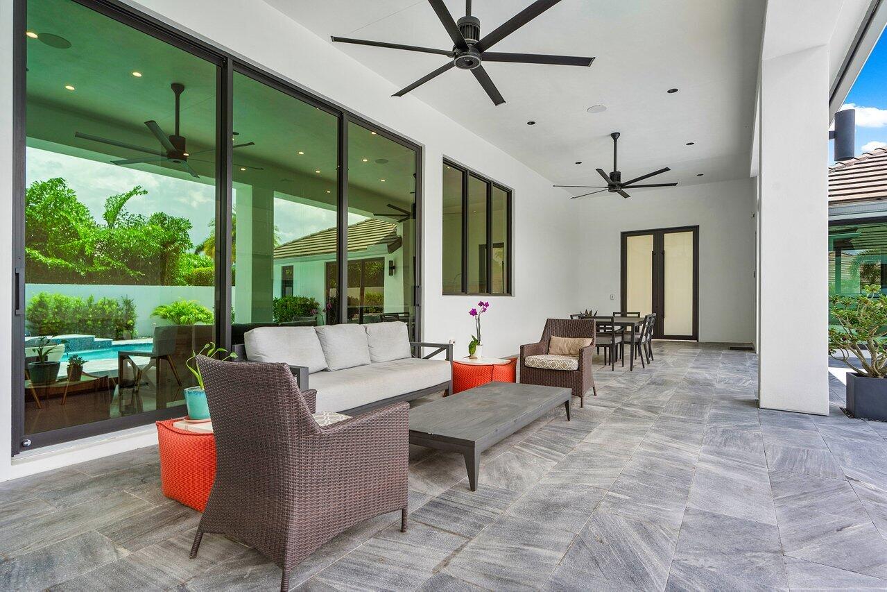 4896 Bocaire Boulevard