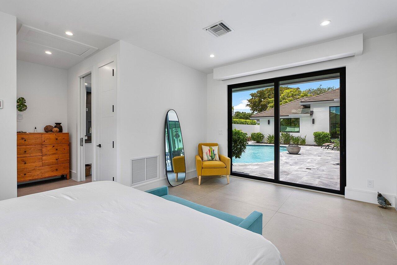 4896 Bocaire Boulevard