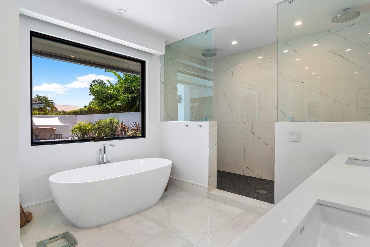 4896 Bocaire Boulevard