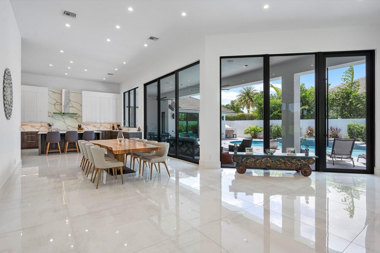 4896 Bocaire Boulevard