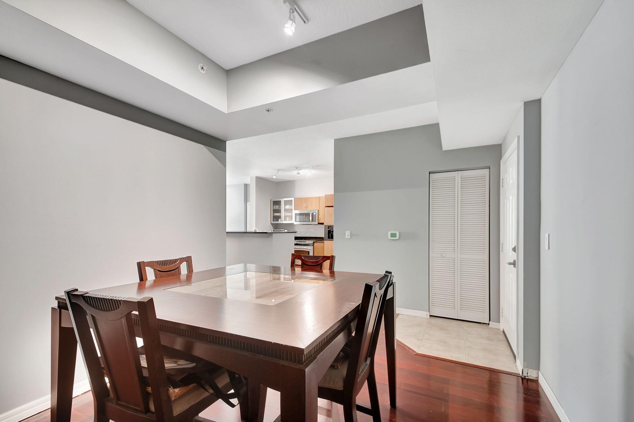804 E Windward Way 223