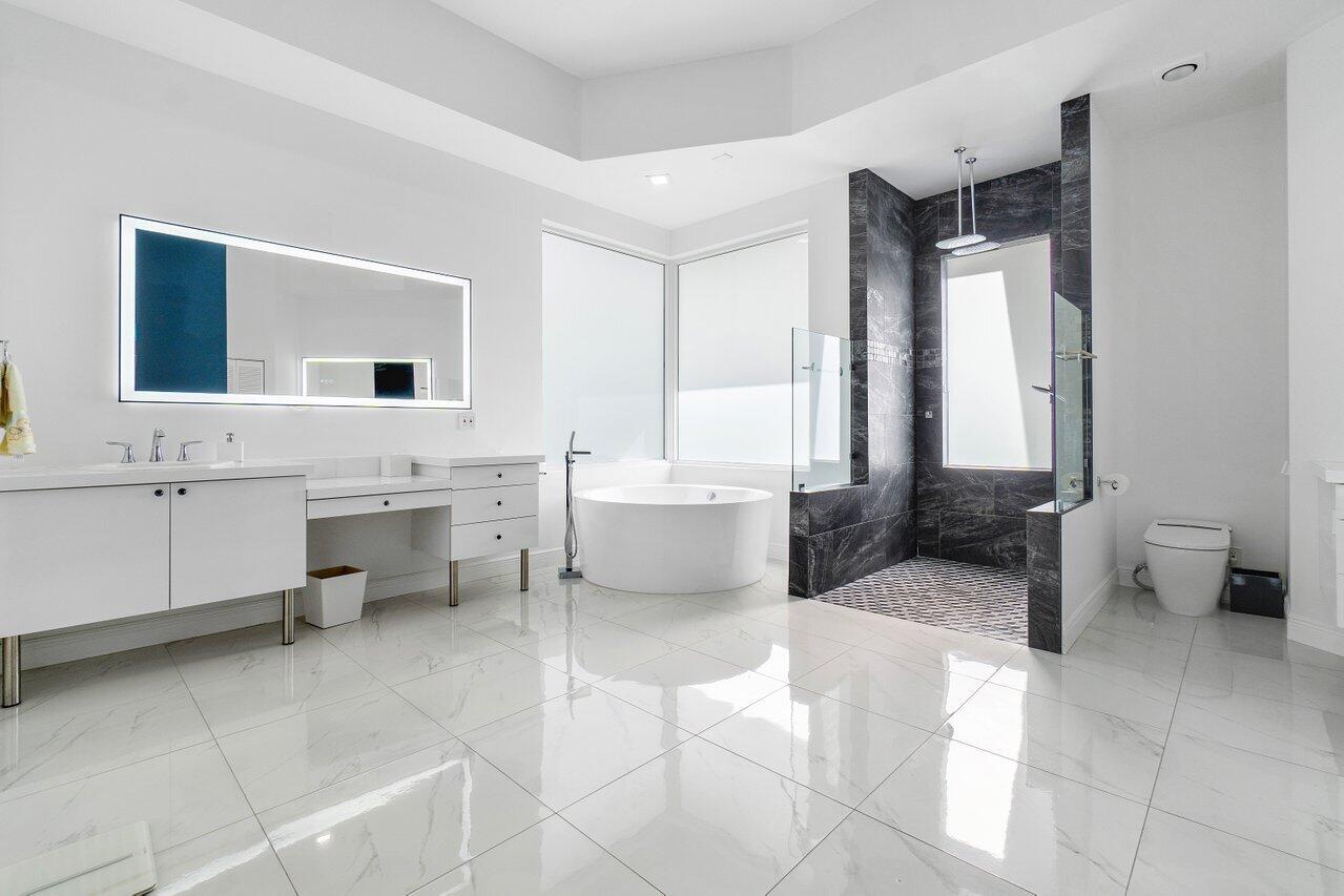 4920 Bocaire Boulevard