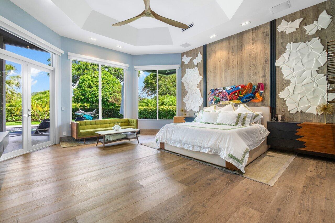 4920 Bocaire Boulevard