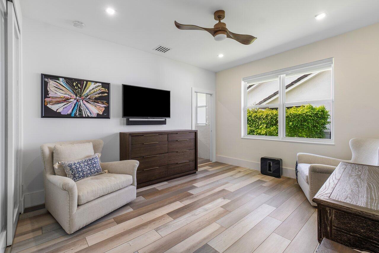 4920 Bocaire Boulevard