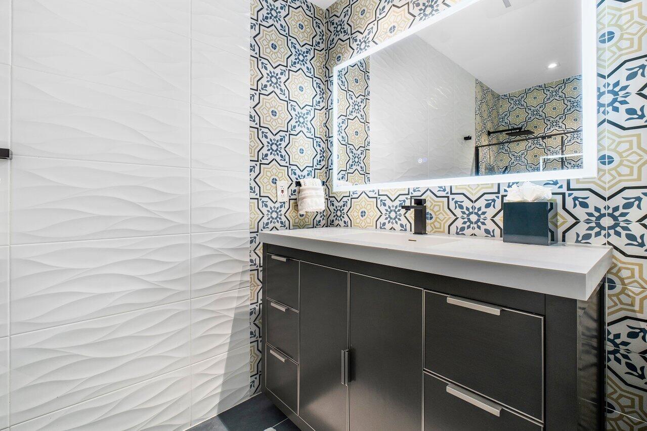 4920 Bocaire Boulevard