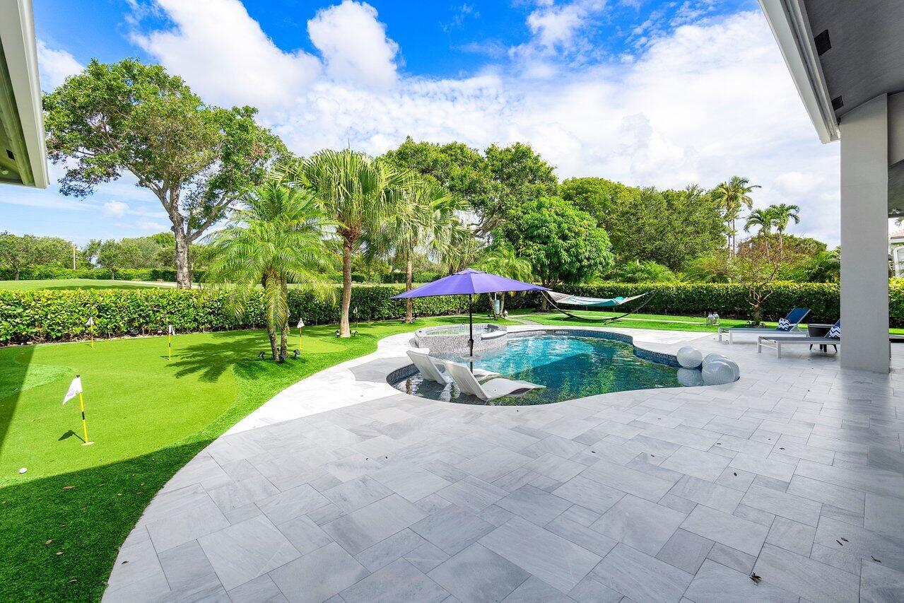 4920 Bocaire Boulevard