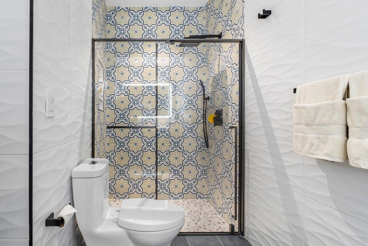 4920 Bocaire Boulevard