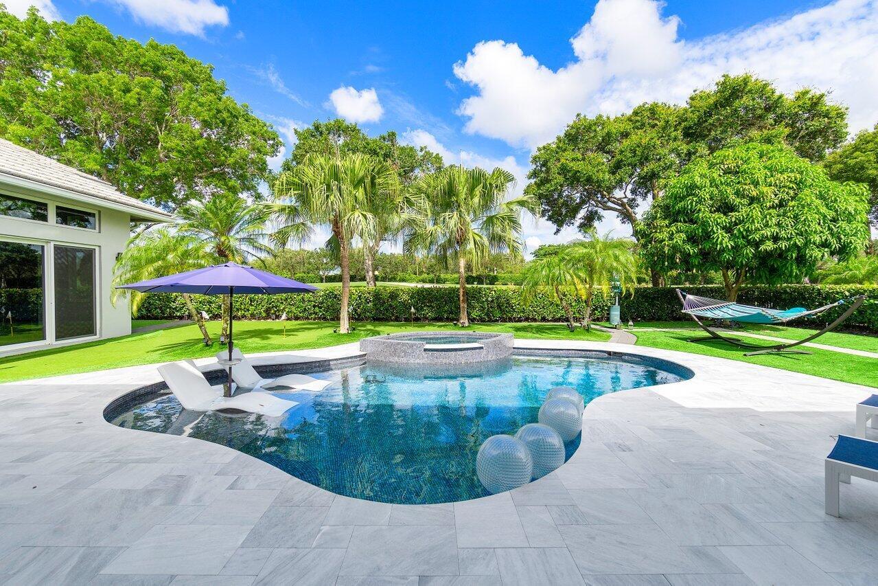 4920 Bocaire Boulevard